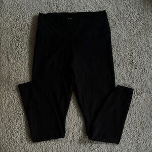Nike Dry-Fit Black High-Waisted Leggings Size Medium
